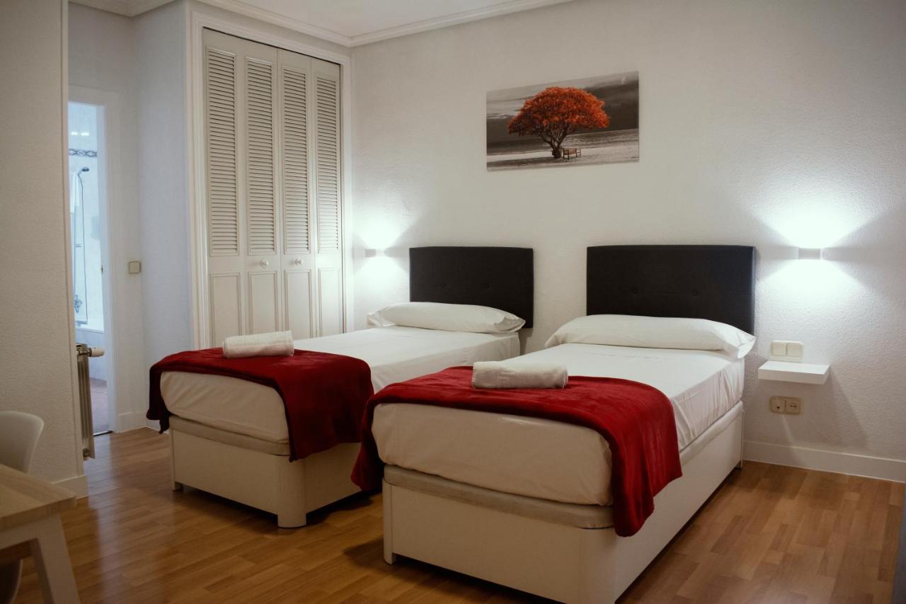 Hostal Artico Madrid Ngoại thất bức ảnh