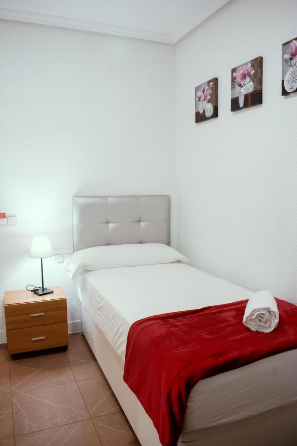 Hostal Artico Madrid Ngoại thất bức ảnh