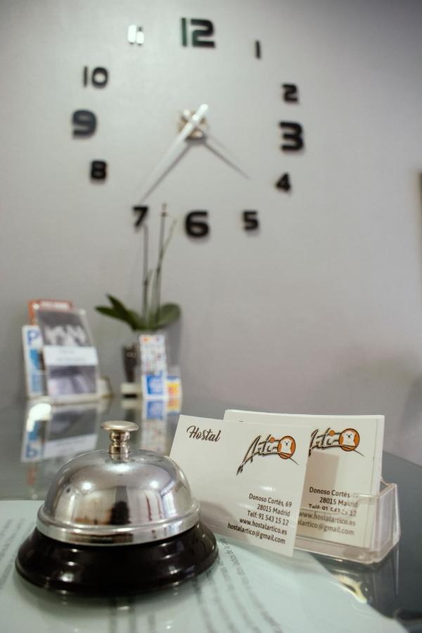 Hostal Artico Madrid Ngoại thất bức ảnh