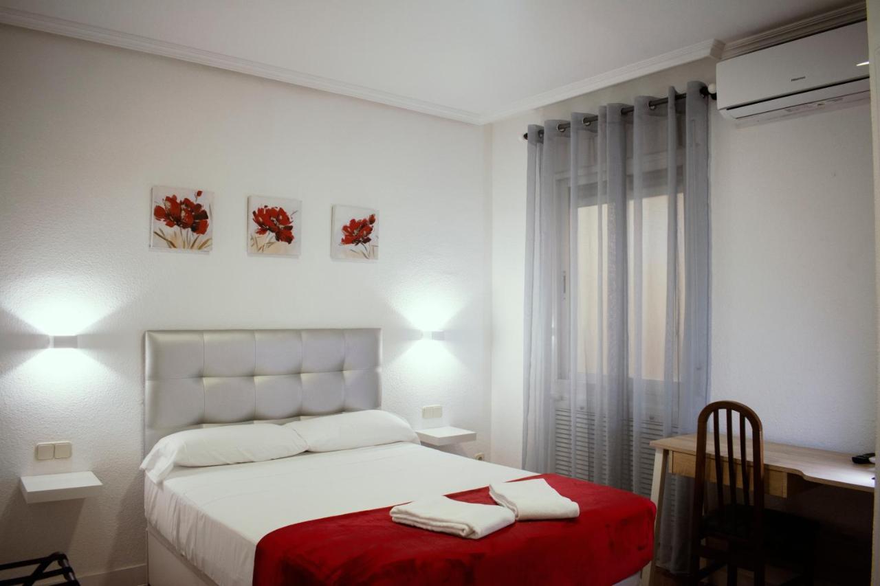 Hostal Artico Madrid Ngoại thất bức ảnh