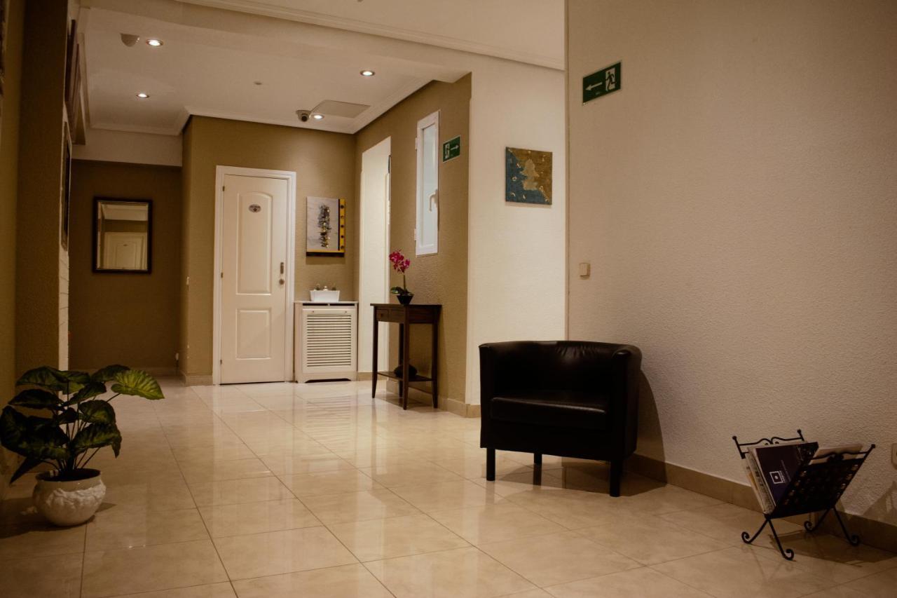 Hostal Artico Madrid Ngoại thất bức ảnh