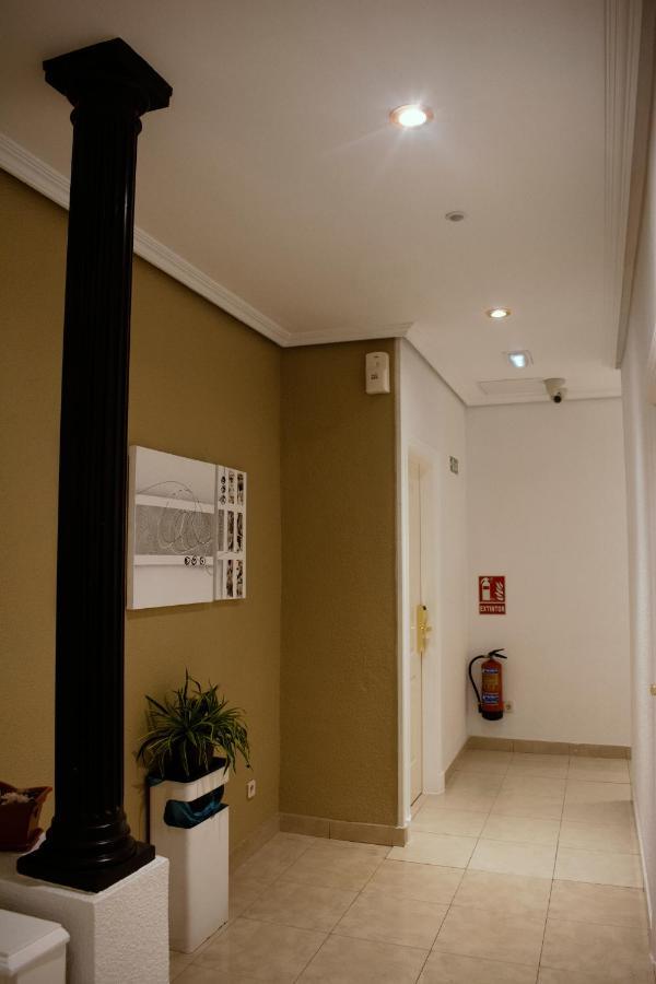 Hostal Artico Madrid Ngoại thất bức ảnh