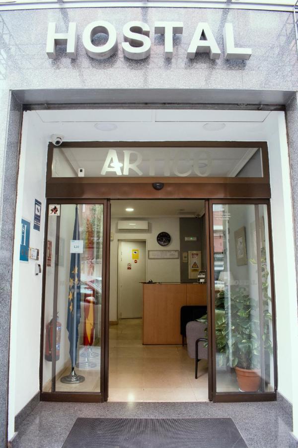 Hostal Artico Madrid Ngoại thất bức ảnh