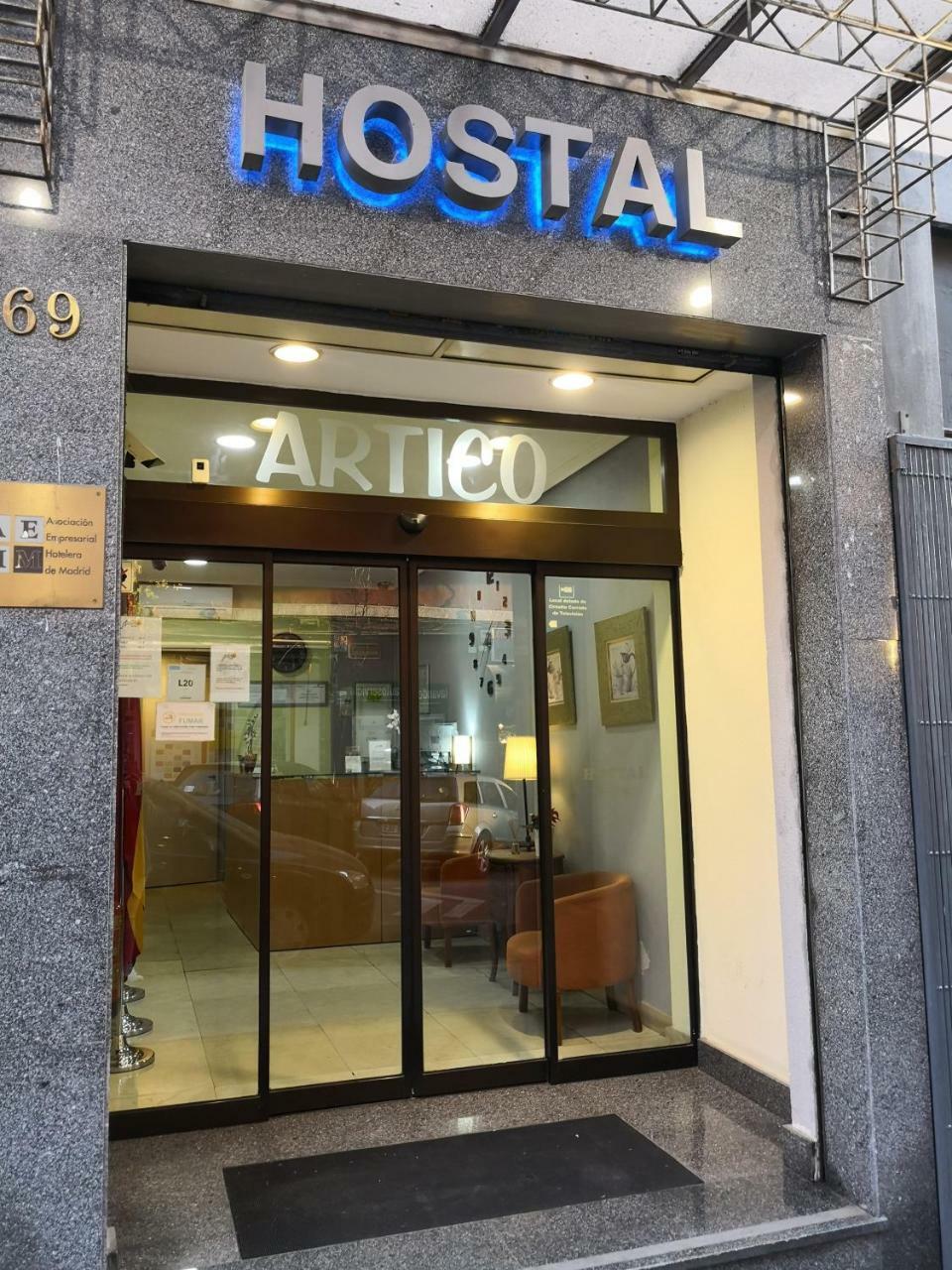 Hostal Artico Madrid Ngoại thất bức ảnh